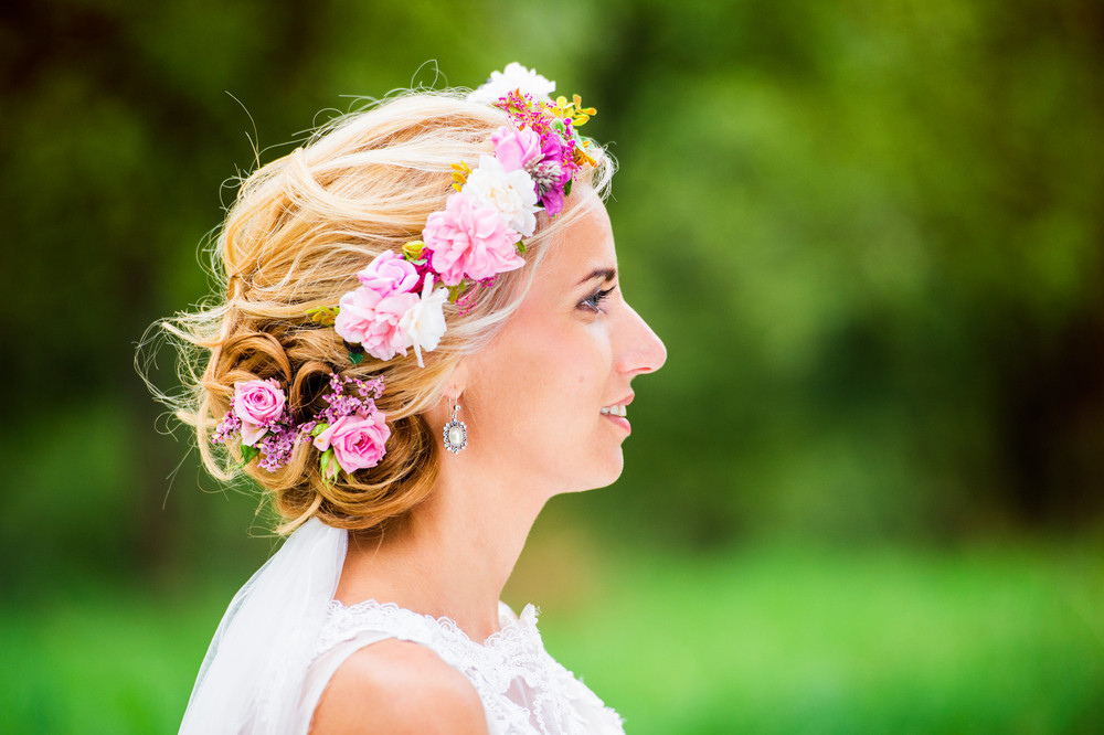flower wreath bride