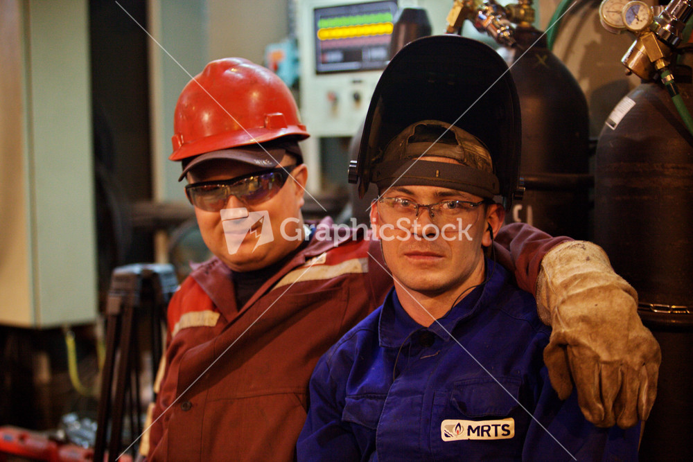 The workers of the assembly shop for the installation of pipelines. the construction of an underwater pipeline.